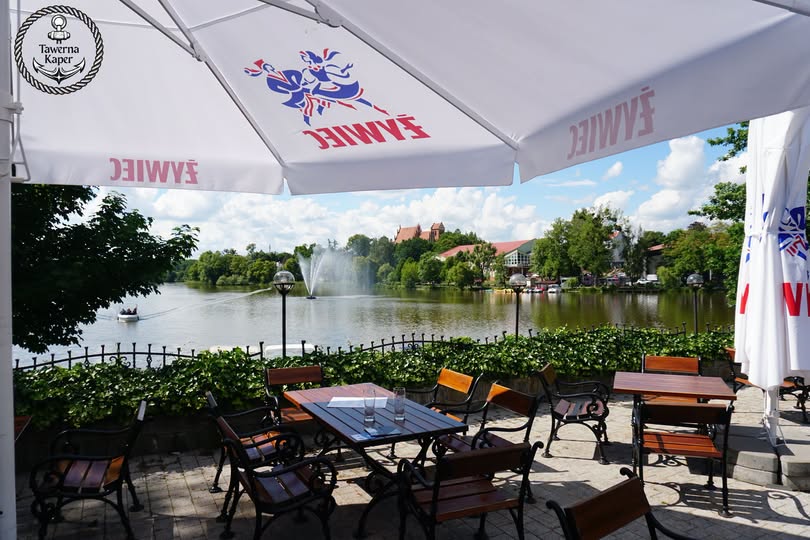 Tawerna Kaper nad Jeziorakiem w piękną, słoneczną sobotę