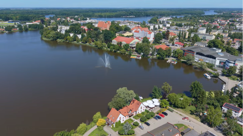 Kaper w centrum Iławy - hotel nad Jeziorakiem blisko Małego Jezioraka, ścieżek pieszo-rowerowych i terenów rekreacyjnych