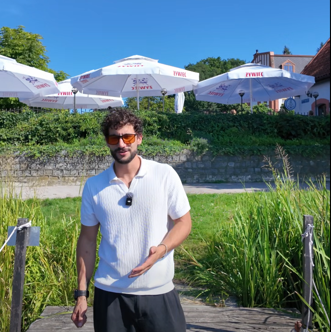aper w Iławie – Szymon zaprasza do tawerny i hotelu nad brzegiem Jezioraka